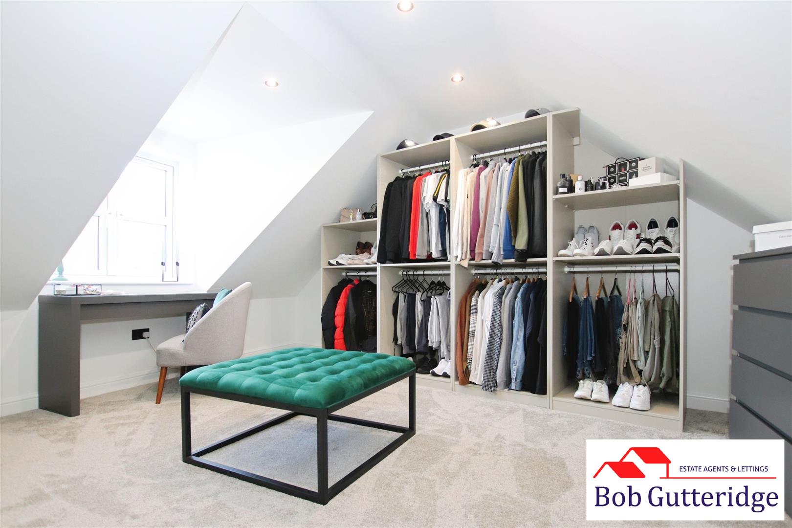 DRESSING ROOM